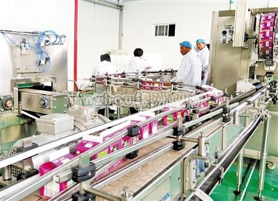 树莓饮料生产线.jpg 树莓饮料生产线.jpg